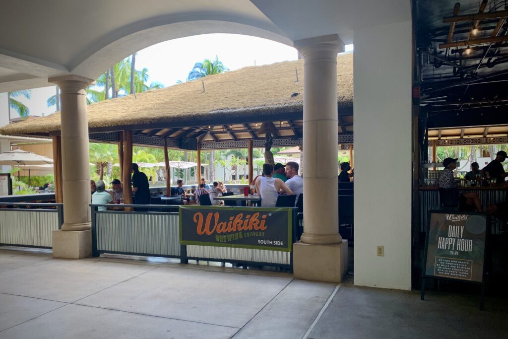 Outdoor Restaurant with covered patio in Wailea, Maui